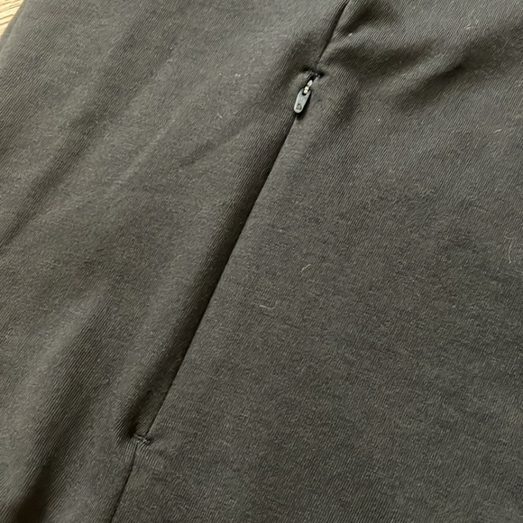 New The North Face Womans Train and Logo Hooded Pullover Top Small - Picture 3 of 8